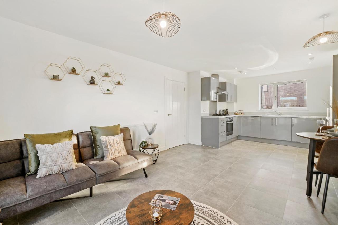Luxury Apartment At Holt House Milton Keynes Bagian luar foto